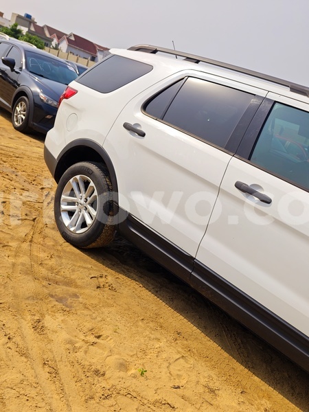 Big with watermark ford explorer benin cotonou 24377