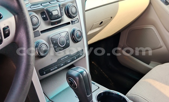 Acheter Occasion Voiture Ford Explorer Blanc à Cotonou, Benin Acheter Occasion Voiture Ford Explorer Blanc à Cotonou, Benin