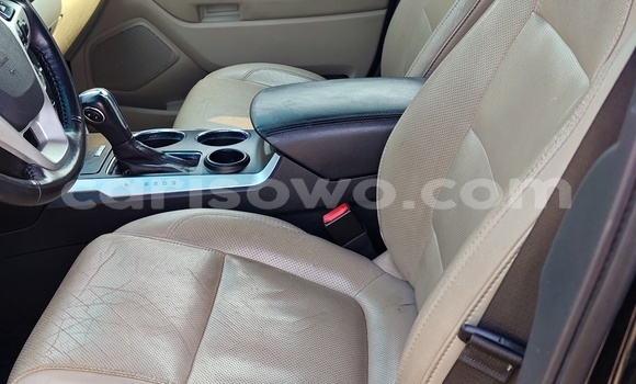 Acheter Occasion Voiture Ford Explorer Noir à Cotonou, Benin Acheter Occasion Voiture Ford Explorer Noir à Cotonou, Benin