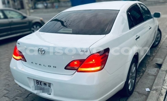 Acheter Occasion Voiture Toyota Avalon Blanc à Cotonou, Benin Acheter Occasion Voiture Toyota Avalon Blanc à Cotonou, Benin