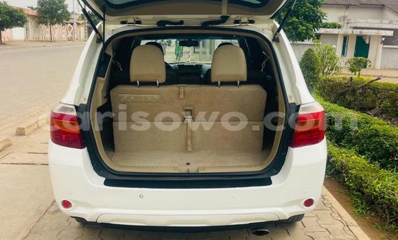 Acheter Occasion Voiture Toyota Highlander Blanc à Cotonou, Benin