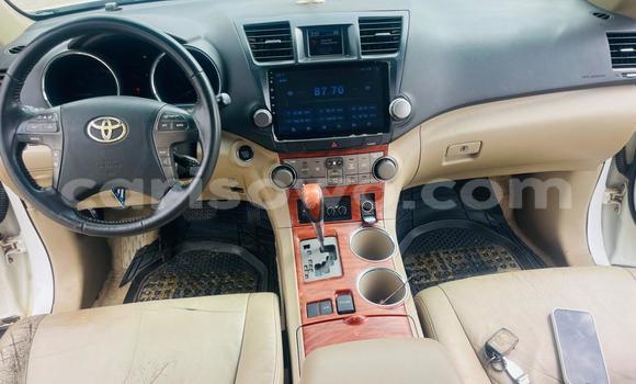 Buy Used Toyota Highlander White Car in Cotonou in Benign Buy Used Toyota Highlander White Car in Cotonou in Benign