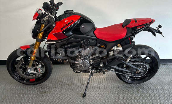 Acheter Occasion Moto Ducati Monster Noir à Abomey, Benin Acheter Occasion Moto Ducati Monster Noir à Abomey, Benin