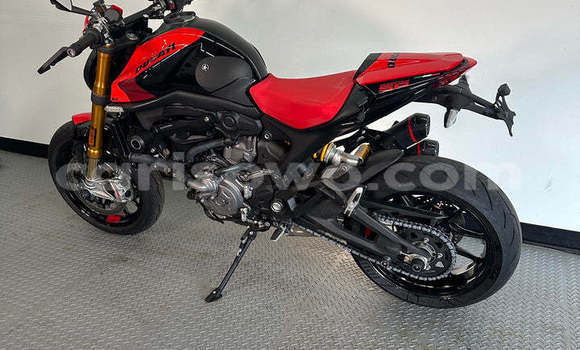Acheter Occasion Moto Ducati Monster Noir à Abomey, Benin Acheter Occasion Moto Ducati Monster Noir à Abomey, Benin
