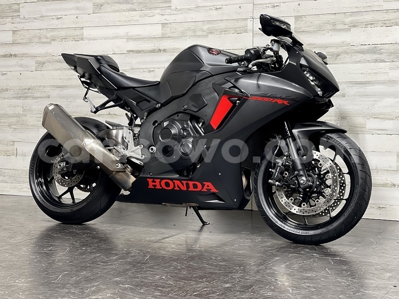 Big with watermark honda cbr 1000 rr oueme adjohoun 24395