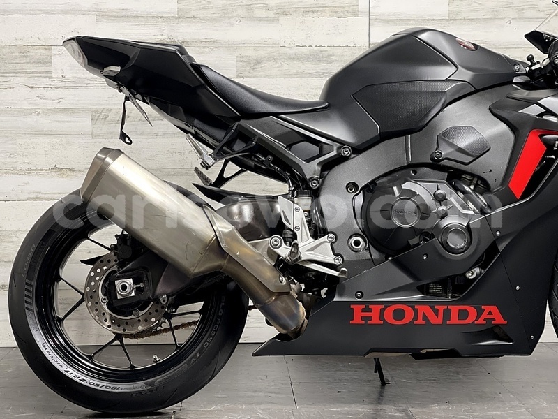 Big with watermark honda cbr 1000 rr oueme adjohoun 24395