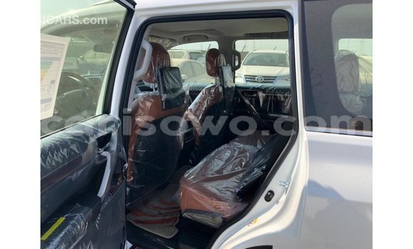 Sayi Imported Lexus GX White Mota in Import - Dubai a Benin Sayi Imported Lexus GX White Mota in Import - Dubai a Benin