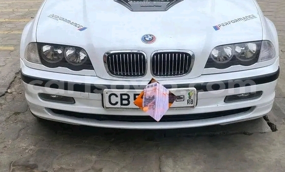 Sayi Na hannu BMW 02 (E10) White Mota in Abomey Calavi a Benin Sayi Na hannu BMW 02 (E10) White Mota in Abomey Calavi a Benin