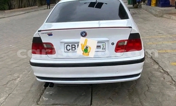 Sayi Na hannu BMW 02 (E10) White Mota in Abomey Calavi a Benin Sayi Na hannu BMW 02 (E10) White Mota in Abomey Calavi a Benin