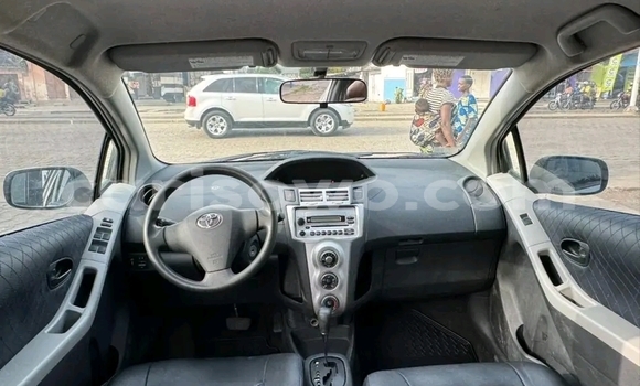 Acheter Occasion Voiture Toyota Yaris Blanc à Cotonou, Benin Acheter Occasion Voiture Toyota Yaris Blanc à Cotonou, Benin