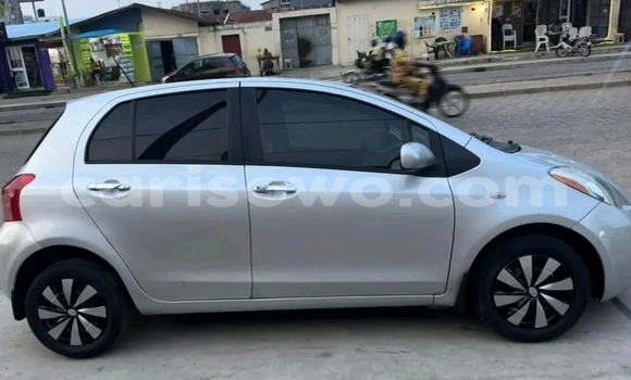 Acheter Occasion Voiture Toyota Yaris Blanc à Cotonou, Benin Acheter Occasion Voiture Toyota Yaris Blanc à Cotonou, Benin