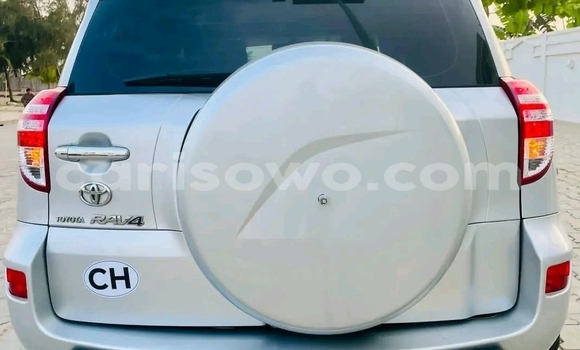 Acheter Occasion Voiture Toyota RAV4 Blanc à Cotonou, Benin Acheter Occasion Voiture Toyota RAV4 Blanc à Cotonou, Benin