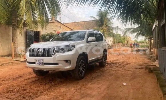 Acheter Occasion Voiture Toyota Prado Blanc à Cotonou, Benin Acheter Occasion Voiture Toyota Prado Blanc à Cotonou, Benin
