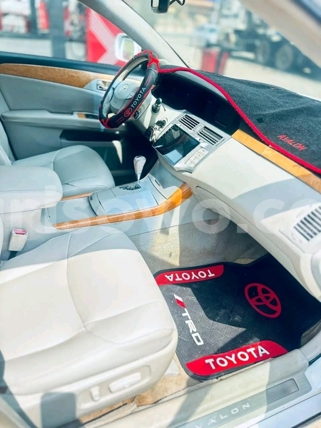 Big with watermark toyota avalon benin cotonou 24435