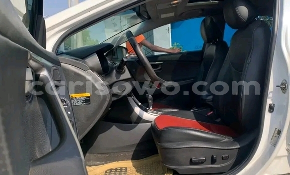 Sayi Na hannu Hyundai Elantra White Mota in Cotonou a Benin Sayi Na hannu Hyundai Elantra White Mota in Cotonou a Benin