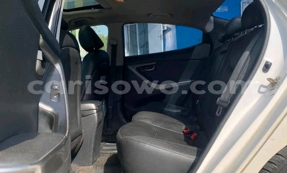 Acheter Occasion Voiture Hyundai Elantra Blanc à Cotonou, Benin Acheter Occasion Voiture Hyundai Elantra Blanc à Cotonou, Benin