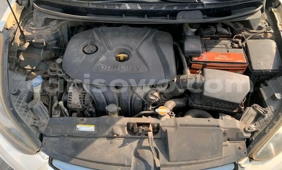 Acheter Occasion Voiture Hyundai Elantra Blanc à Cotonou, Benin Acheter Occasion Voiture Hyundai Elantra Blanc à Cotonou, Benin