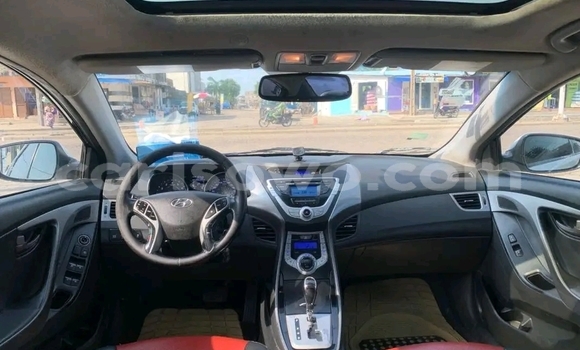 Acheter Occasion Voiture Hyundai Elantra Blanc à Cotonou, Benin Acheter Occasion Voiture Hyundai Elantra Blanc à Cotonou, Benin