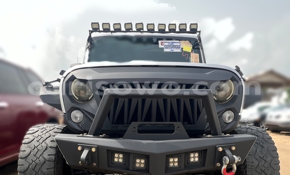 Sayi Na hannu Jeep Wrangler Azurfa Mota in Cotonou a Benin Sayi Na hannu Jeep Wrangler Azurfa Mota in Cotonou a Benin