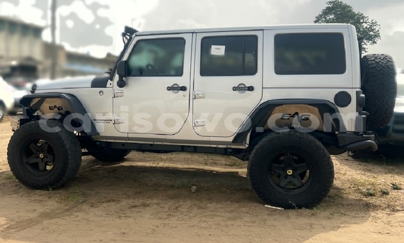 Sayi Na hannu Jeep Wrangler Azurfa Mota in Cotonou a Benin Sayi Na hannu Jeep Wrangler Azurfa Mota in Cotonou a Benin
