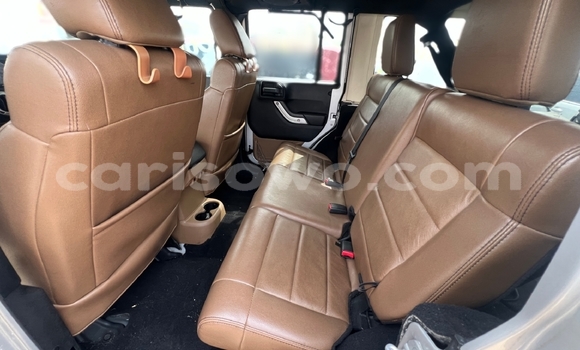 Sayi Na hannu Jeep Wrangler Azurfa Mota in Cotonou a Benin Sayi Na hannu Jeep Wrangler Azurfa Mota in Cotonou a Benin