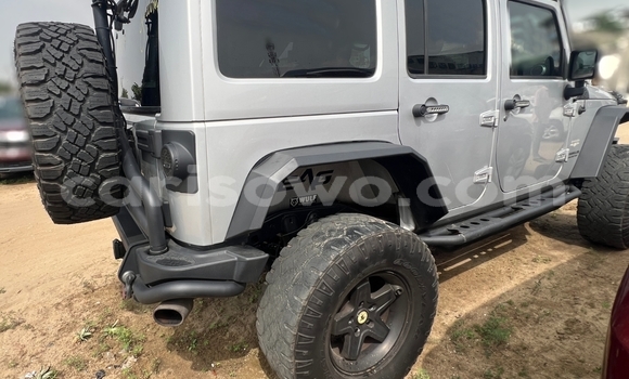 Sayi Na hannu Jeep Wrangler Azurfa Mota in Cotonou a Benin Sayi Na hannu Jeep Wrangler Azurfa Mota in Cotonou a Benin