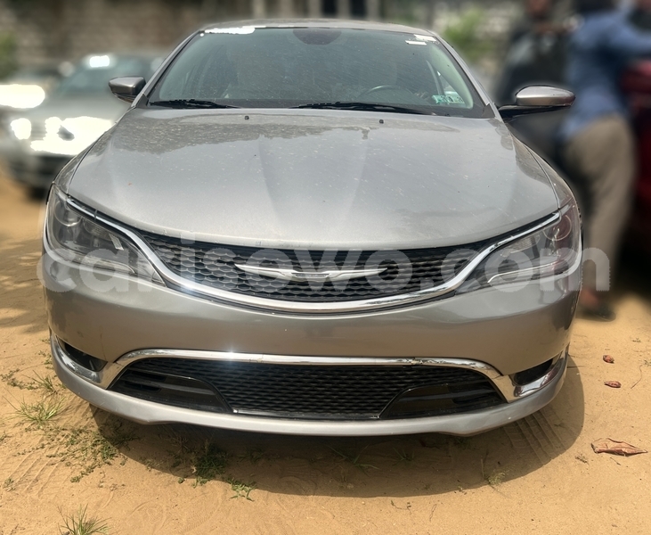 Big with watermark chrysler 200 benin cotonou 24485