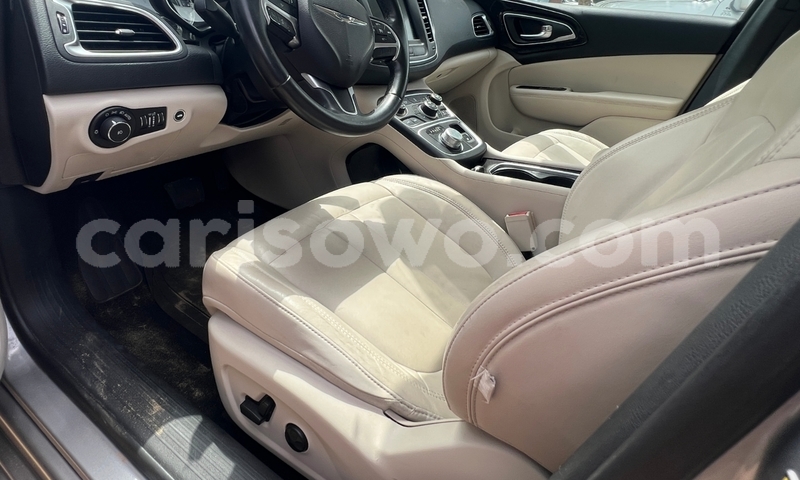 Big with watermark chrysler 200 benin cotonou 24485