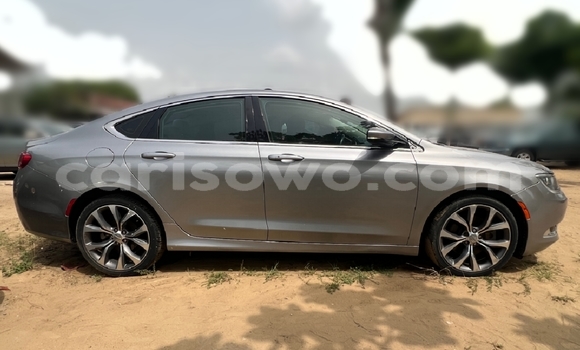 Sayi Na hannu Chrysler 200 Azurfa Mota in Cotonou a Benin Sayi Na hannu Chrysler 200 Azurfa Mota in Cotonou a Benin