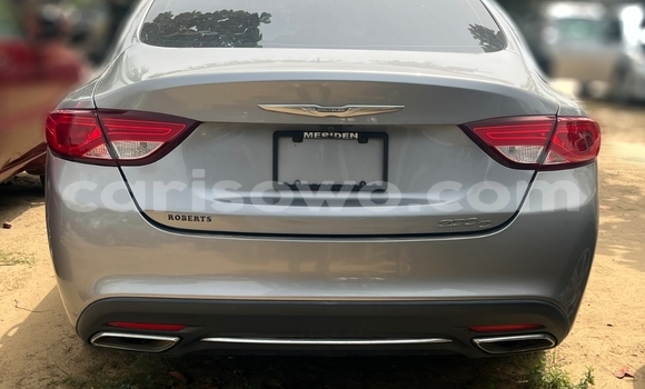 Sayi Na hannu Chrysler 200 Azurfa Mota in Cotonou a Benin Sayi Na hannu Chrysler 200 Azurfa Mota in Cotonou a Benin