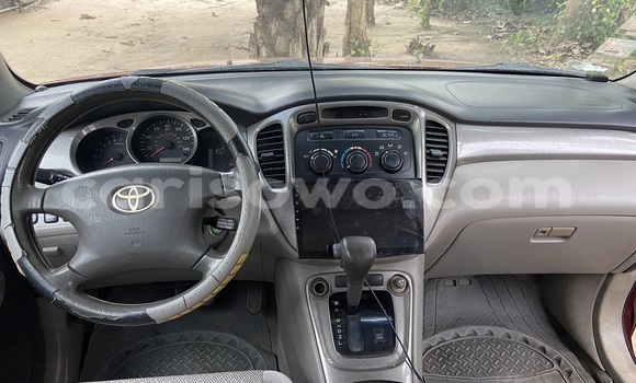 Acheter Occasion Voiture Toyota Highlander Rouge à Lokossa, Benin Acheter Occasion Voiture Toyota Highlander Rouge à Lokossa, Benin