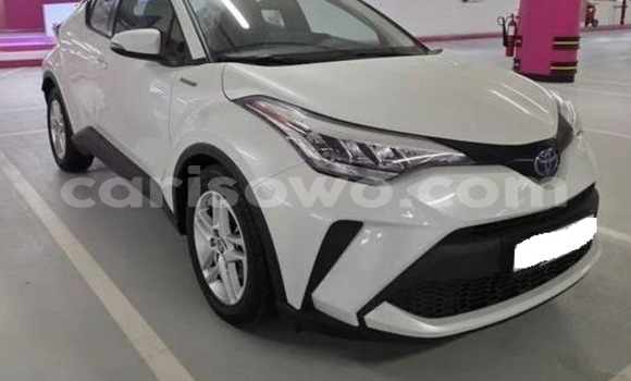 Acheter Occasion Voiture Toyota C-HR Blanc à Cotonou, Benin