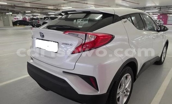 Buy Used Toyota C-HR White Car in Cotonou in Benign Buy Used Toyota C-HR White Car in Cotonou in Benign