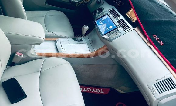 Buy Used Toyota Avalon White Car in Cotonou in Benign Buy Used Toyota Avalon White Car in Cotonou in Benign