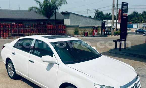Ra Àlòkù Toyota Avalon funfun Ọkọ̀ in Abomey Calavi ni Benin Ra Àlòkù Toyota Avalon funfun Ọkọ̀ in Abomey Calavi ni Benin