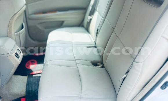 Ra Àlòkù Toyota Avalon funfun Ọkọ̀ in Abomey Calavi ni Benin Ra Àlòkù Toyota Avalon funfun Ọkọ̀ in Abomey Calavi ni Benin
