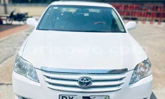 Ra Àlòkù Toyota Avalon funfun Ọkọ̀ in Abomey Calavi ni Benin Ra Àlòkù Toyota Avalon funfun Ọkọ̀ in Abomey Calavi ni Benin
