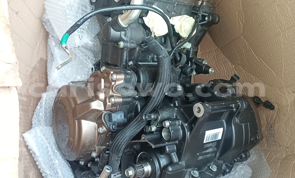 Sayi Imported Kawazaki Z 750 Azurfa Motsi in Cotonou a Benin Sayi Imported Kawazaki Z 750 Azurfa Motsi in Cotonou a Benin