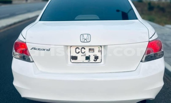 Buy Used Honda Accord White Car in Cotonou in Benign Buy Used Honda Accord White Car in Cotonou in Benign