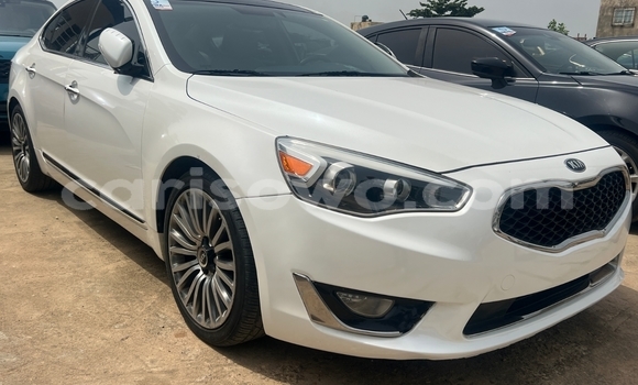 Acheter Occasion Voiture Kia Cadenza Blanc à Parakou, Benin