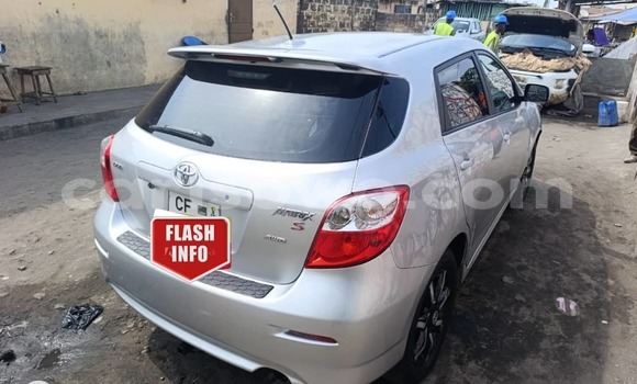 Acheter Occasion Voiture Toyota Matrix Blanc à Abomey, Benin