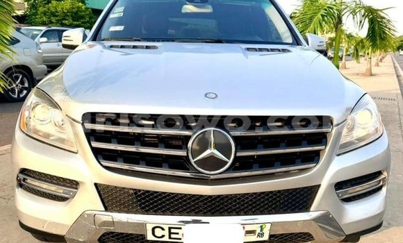 Sayi Na hannu Jeep Wrangler Black Mota in Cotonou a Benin Sayi Na hannu Jeep Wrangler Black Mota in Cotonou a Benin