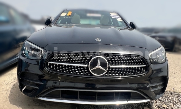 Sayi Na hannu Mercedes-Benz E-Classe Black Mota in Cotonou a Benin Sayi Na hannu Mercedes-Benz E-Classe Black Mota in Cotonou a Benin