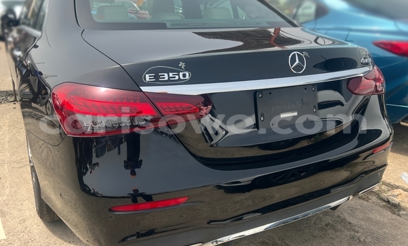 Sayi Na hannu Mercedes-Benz E-Classe Black Mota in Cotonou a Benin Sayi Na hannu Mercedes-Benz E-Classe Black Mota in Cotonou a Benin