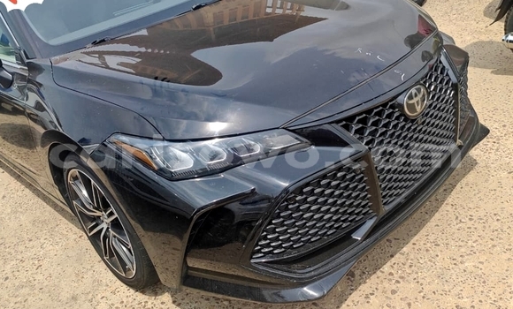Sayi Na hannu Toyota Avalon Black Mota in Cotonou a Benin Sayi Na hannu Toyota Avalon Black Mota in Cotonou a Benin