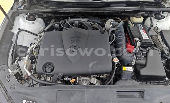 Sayi Na hannu Toyota Avalon White Mota in Cotonou a Benin Sayi Na hannu Toyota Avalon White Mota in Cotonou a Benin