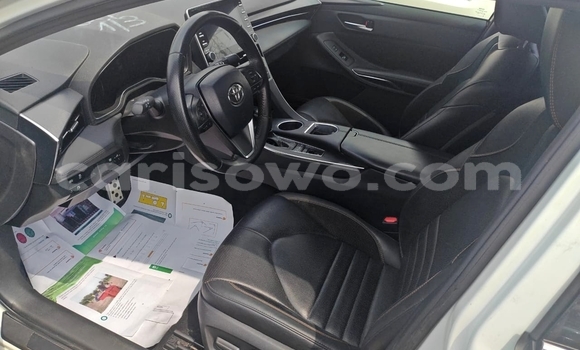 Sayi Na hannu Toyota Avalon White Mota in Cotonou a Benin Sayi Na hannu Toyota Avalon White Mota in Cotonou a Benin
