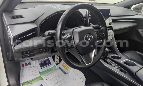 Sayi Na hannu Toyota Avalon White Mota in Cotonou a Benin Sayi Na hannu Toyota Avalon White Mota in Cotonou a Benin