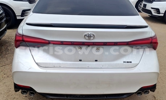 Sayi Na hannu Toyota Avalon White Mota in Cotonou a Benin Sayi Na hannu Toyota Avalon White Mota in Cotonou a Benin