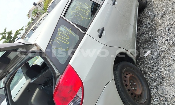 Ra Imported Toyota Matrix Silver Ọkọ̀ in Cotonou ni Benin Ra Imported Toyota Matrix Silver Ọkọ̀ in Cotonou ni Benin